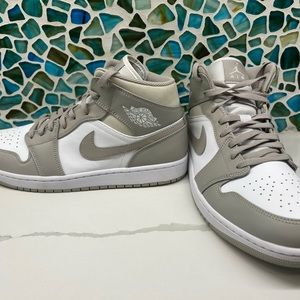 Jordan 1 Mid in Linen Size 11.5